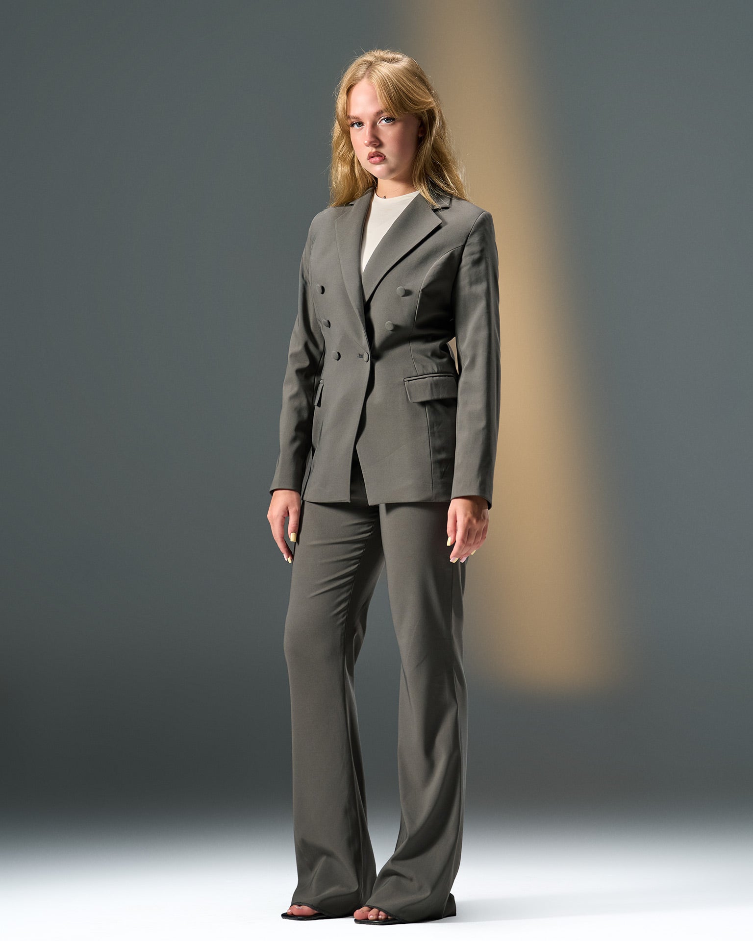 Monarch Tailored Suit – Charcoal Grey