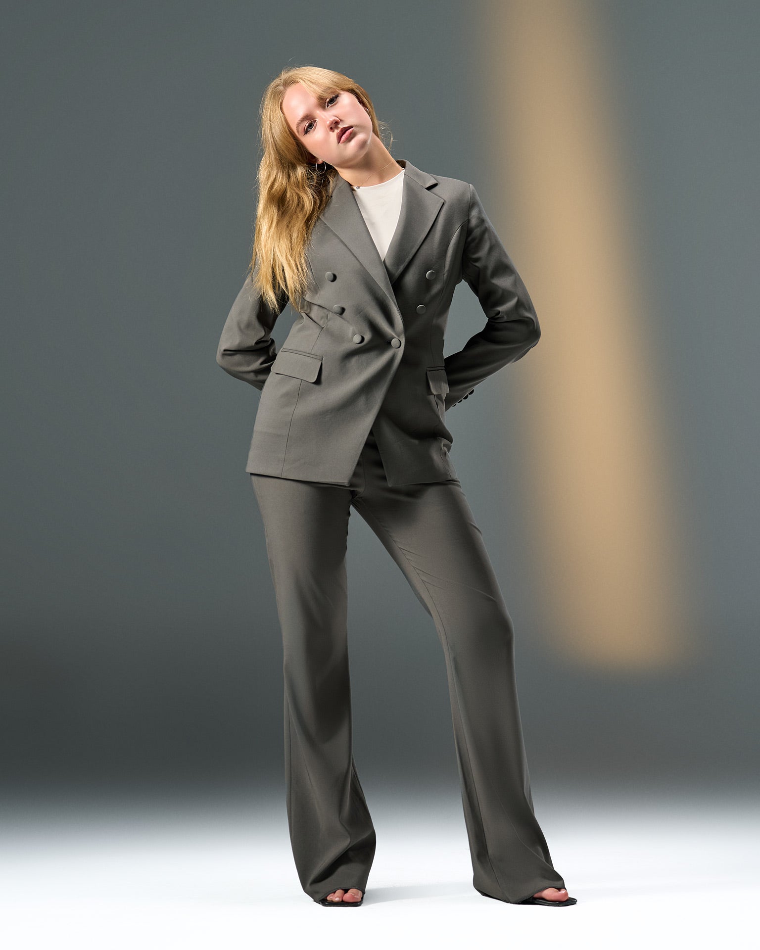 Monarch Tailored Suit – Charcoal Grey