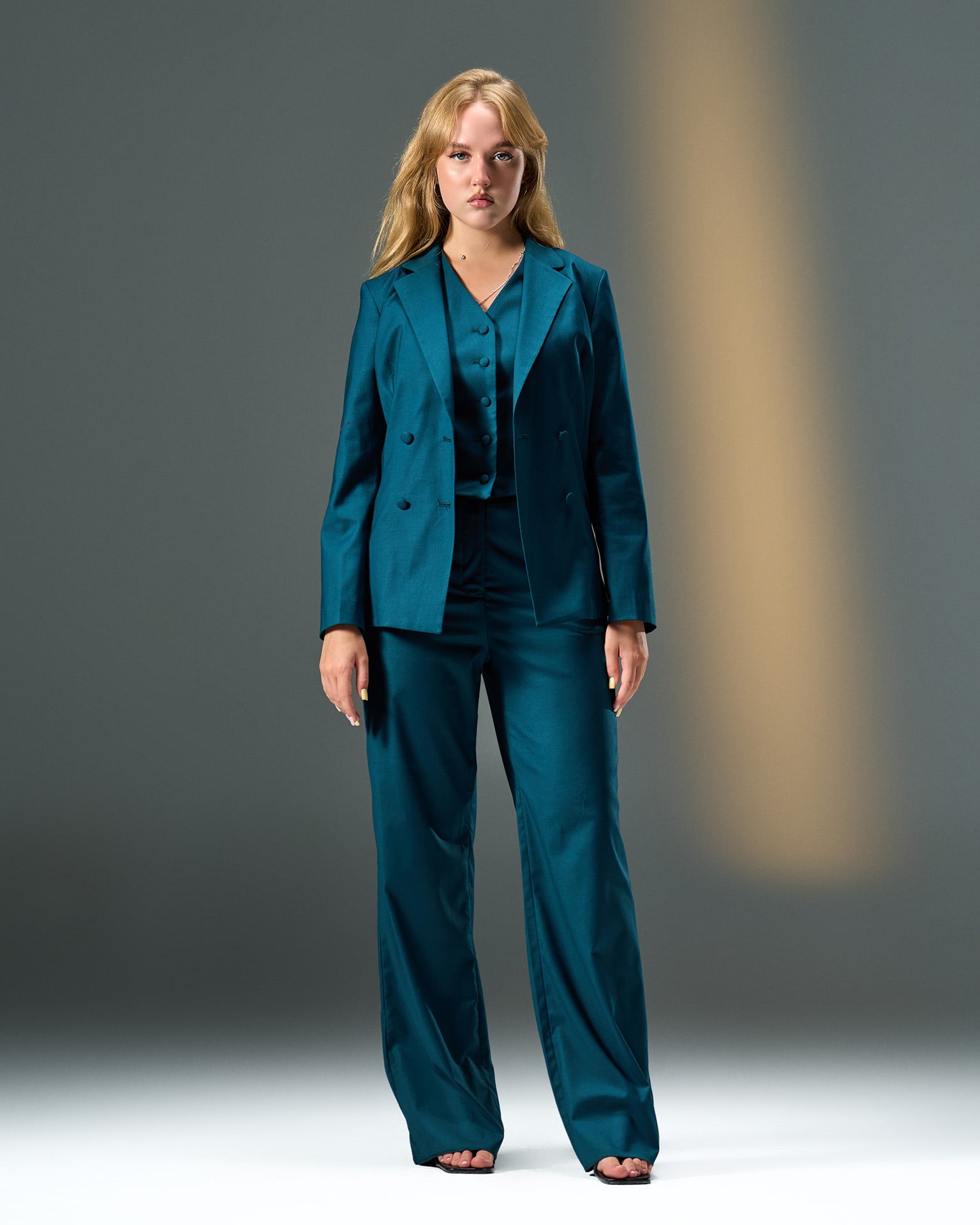 Prestige Three-Piece Suit – Teal