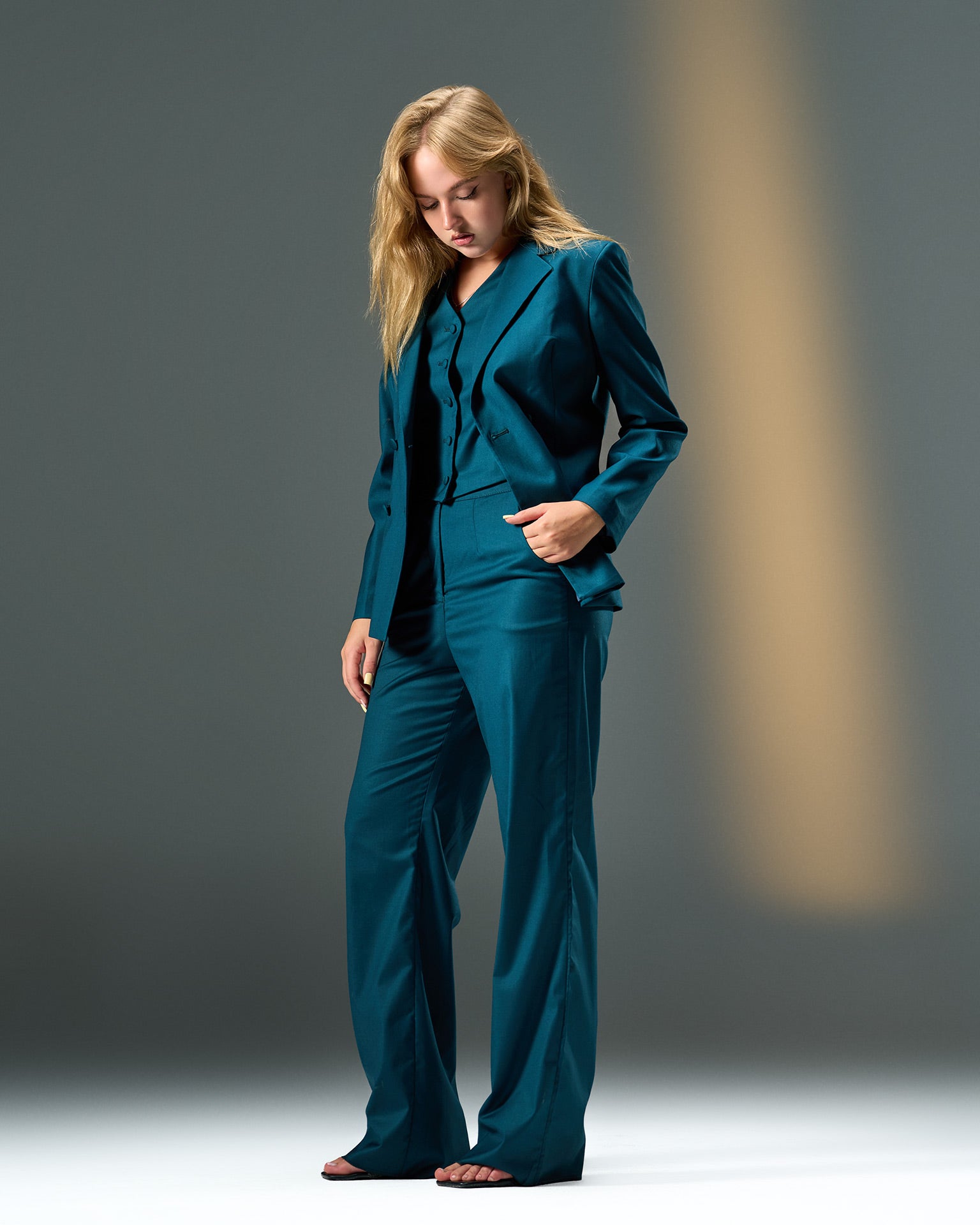 Prestige Three-Piece Suit – Teal
