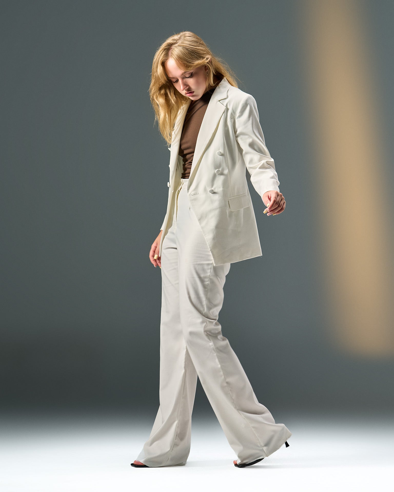 Linen Tailored Suit – Off-White